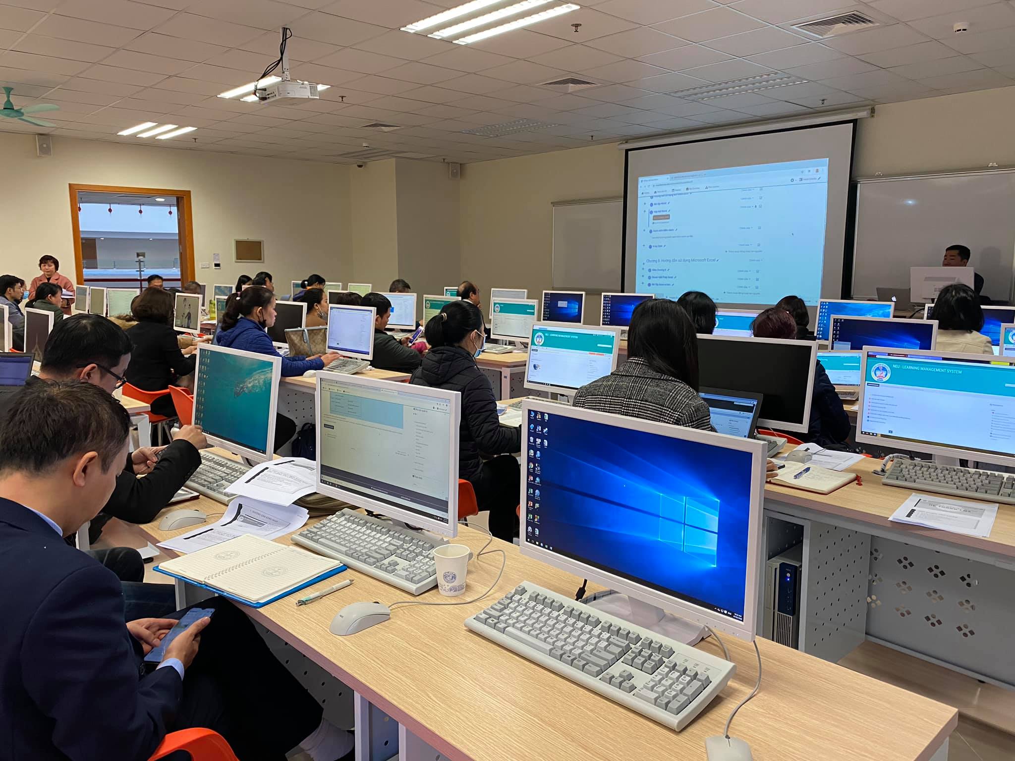 Giáo dục đại học hướng tới đào tạo trực tuyến trong bối cảnh dịch Covid-19